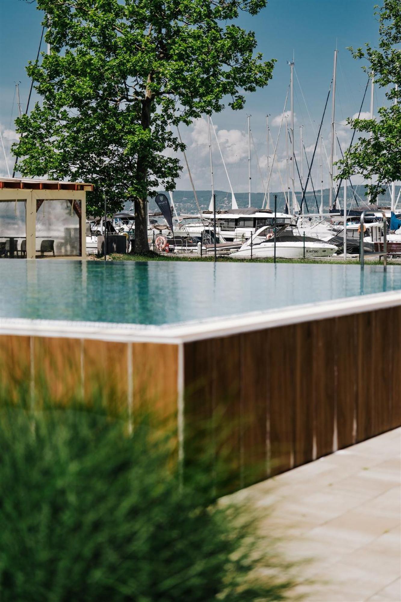 Butique Apartman Grand Balatonlelle Exterior photo