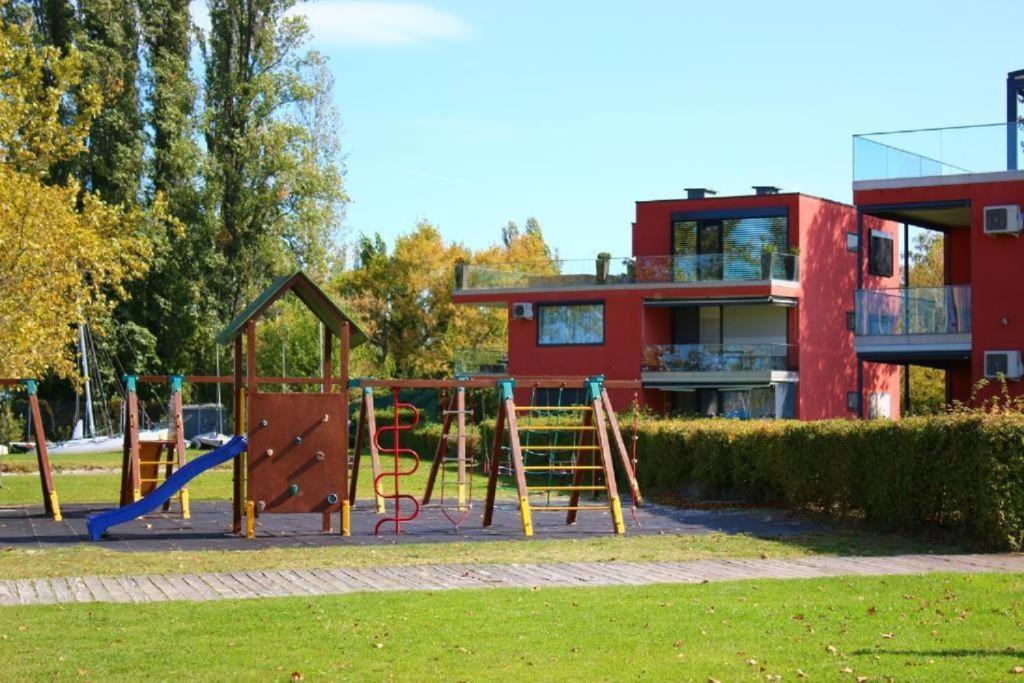 Butique Apartman Grand Balatonlelle Exterior photo